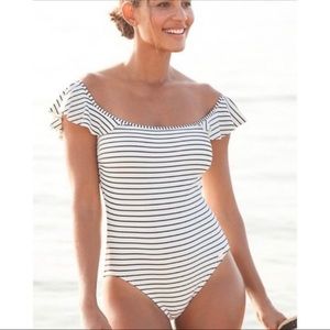 ⚓️Vince Camuto Flutter Sleeve One Piece Swimsuit Cruise